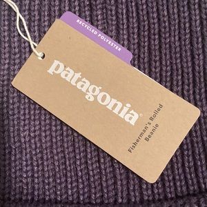 Patqgonia knit beanie.
